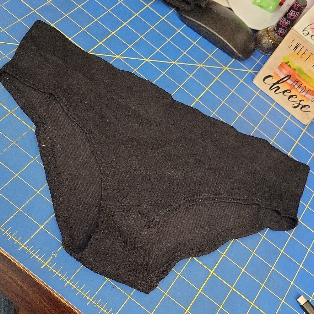 Honeydew Black Ribbed Panties Medium NWOT